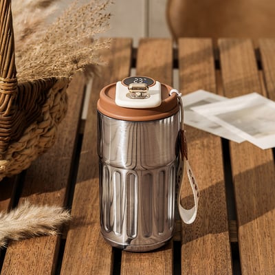 Coffee thermos with temperature display